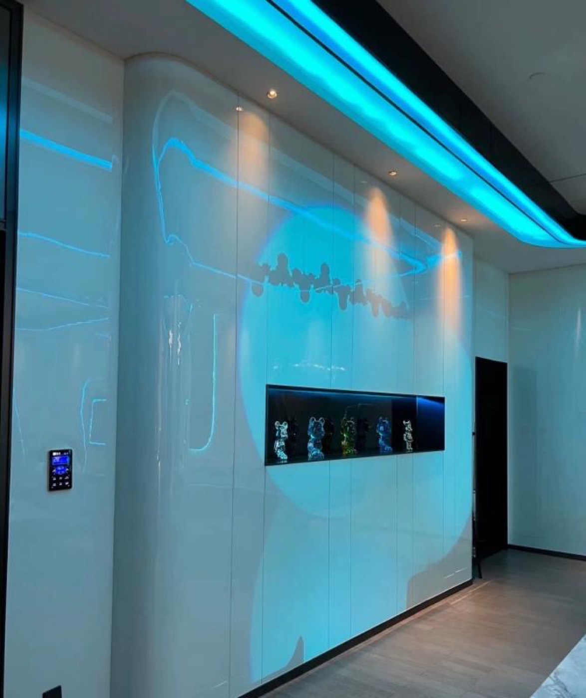 Mirror finish wall panel design 7