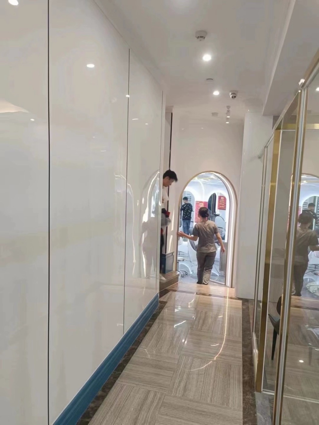 Mirror finish wall panel design 14