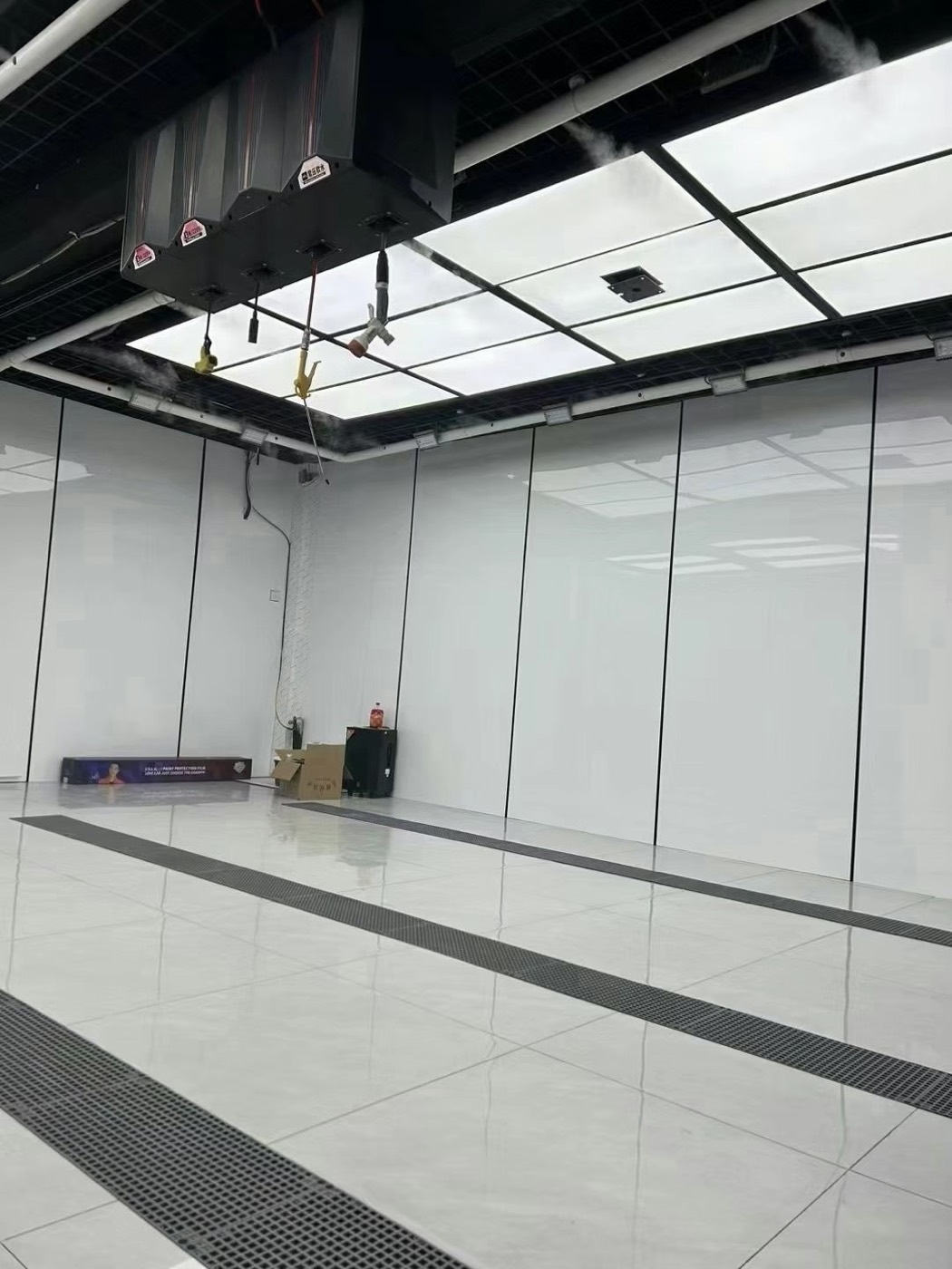Mirror finish wall panel design 36