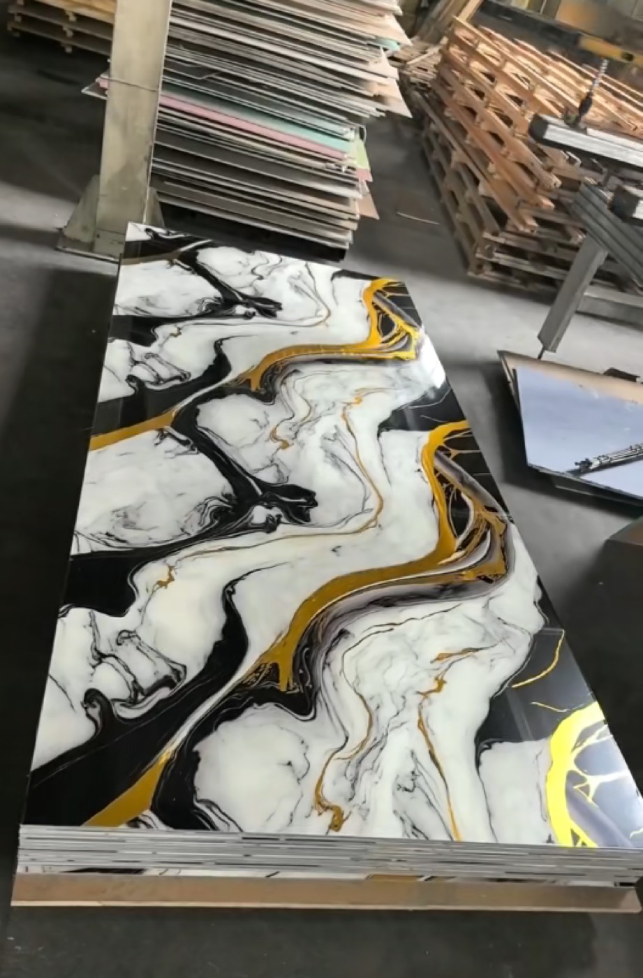 Marble effect wall panel design 33