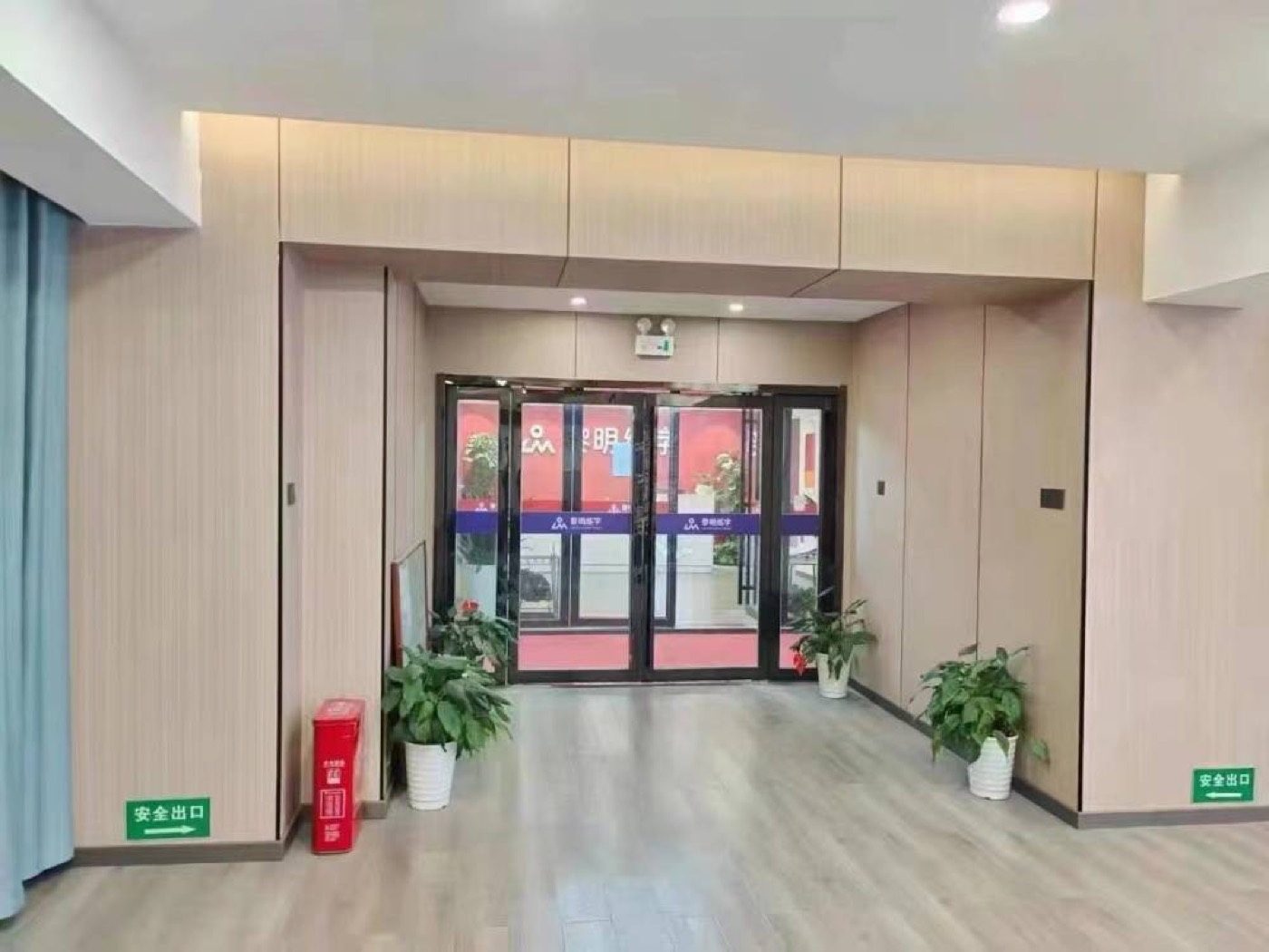 Wood grain wall panel design 72